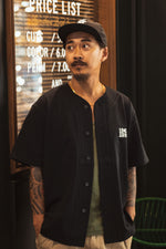 ブラック
