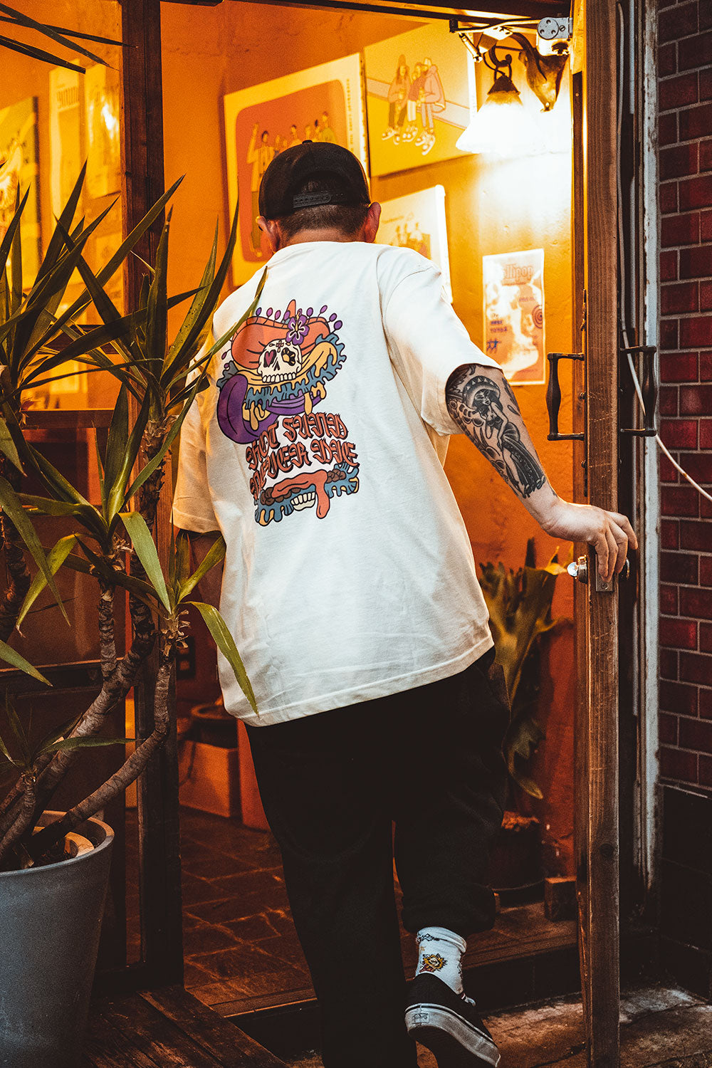 HOT SUND NEVER DIE” TEE – SWOON SUPPLY CO.