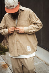 "MUG WASHER PINSTRIPE" RELAX-FIT L/S SHIRT